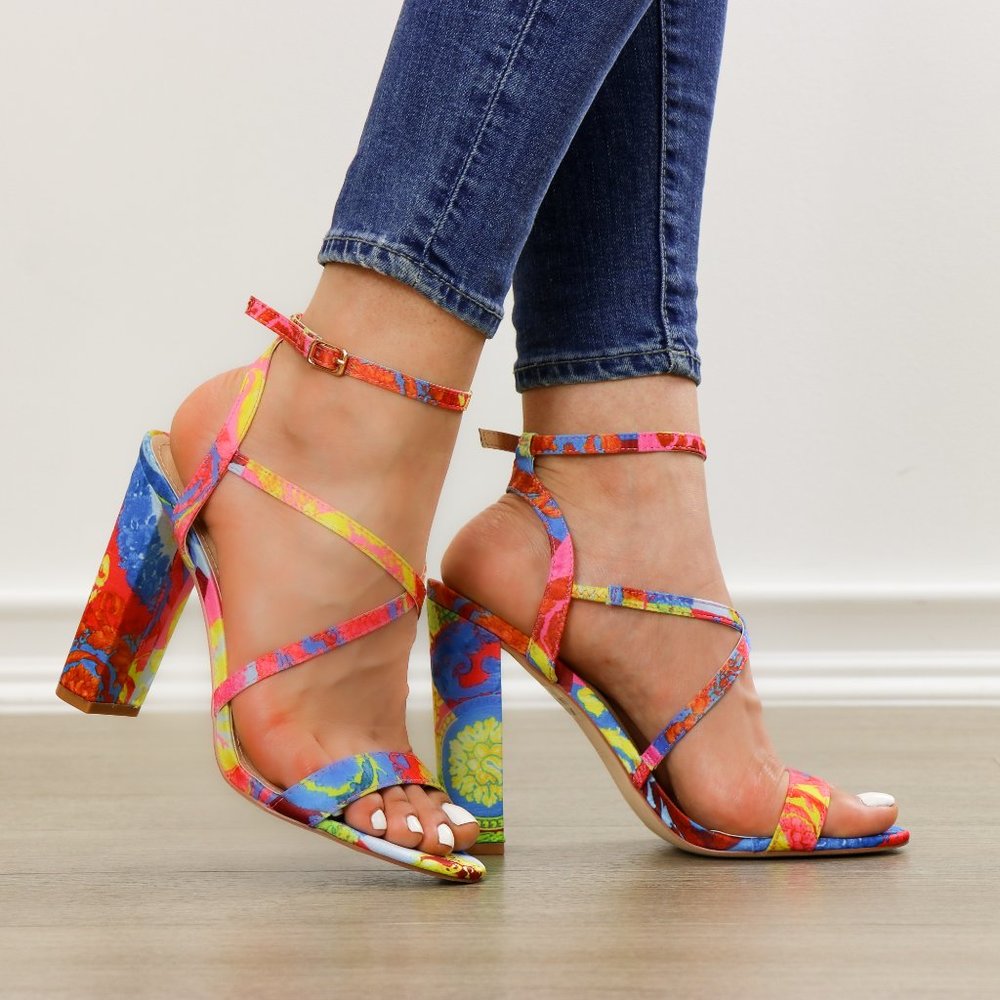Fashion Multi-Color Strappy Chunky Heel Sandal - Picture 4 of 8